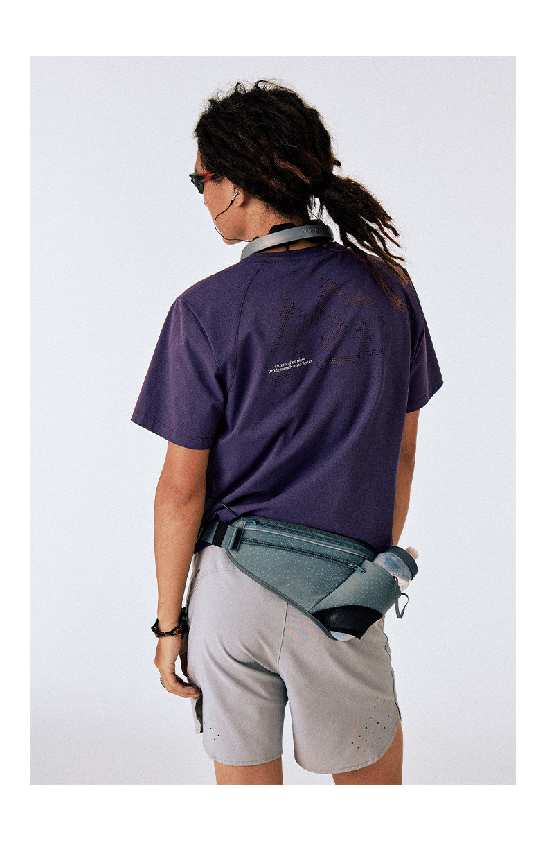 Moisture-wicking, quick-drying T-shirt
