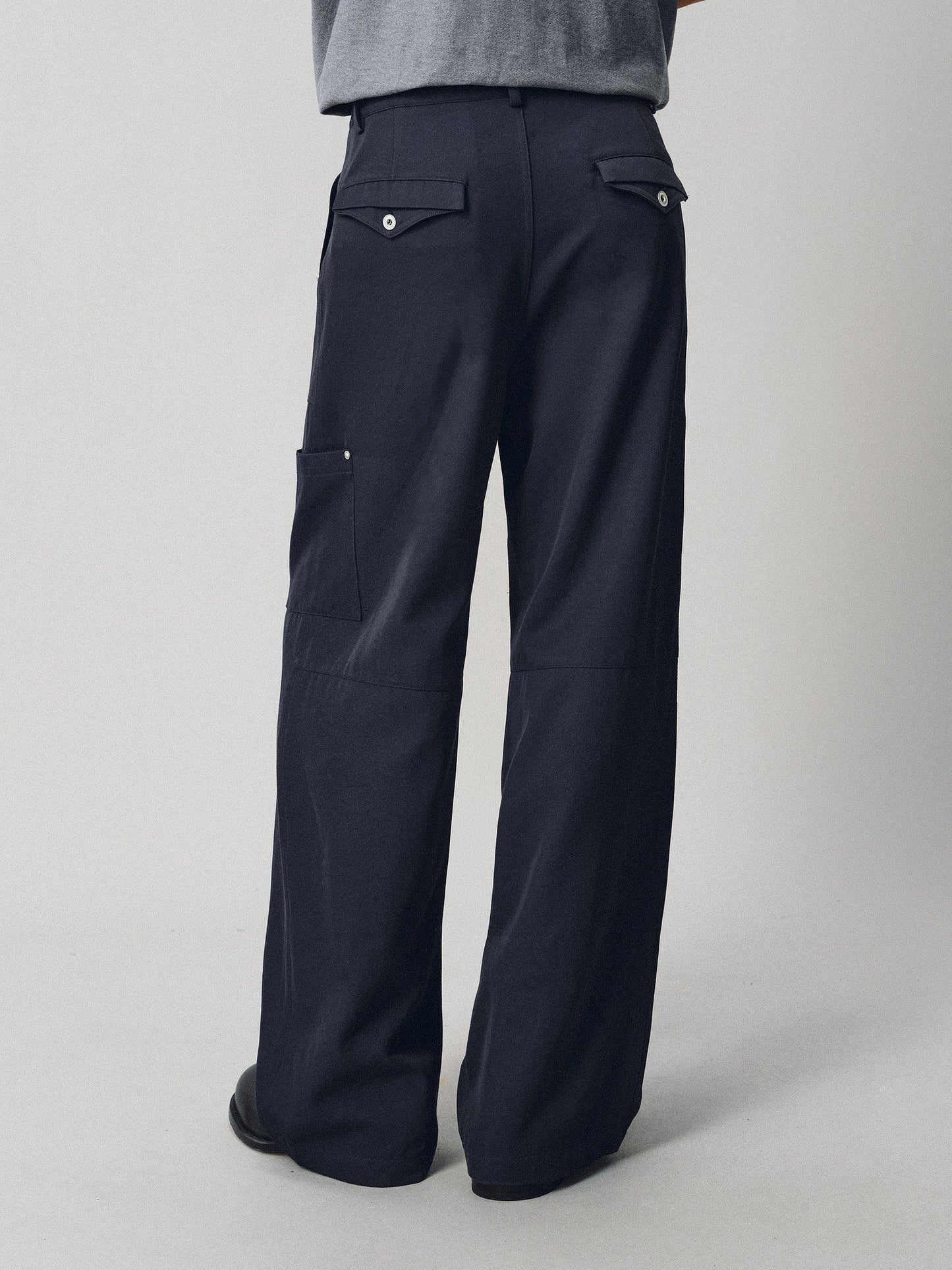 Work pants with pockets