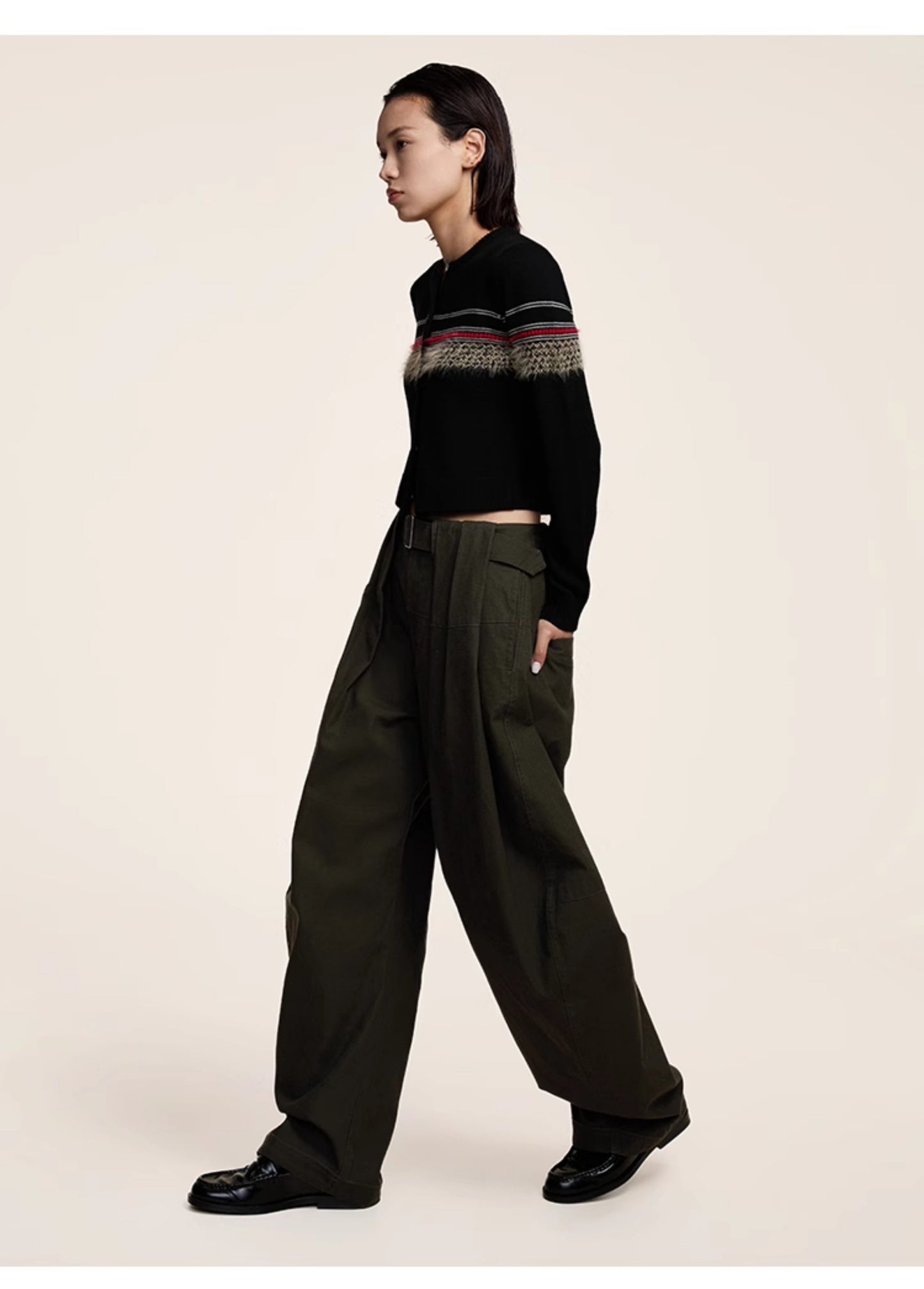 Three-dimensional scimitar silhouette casual pants