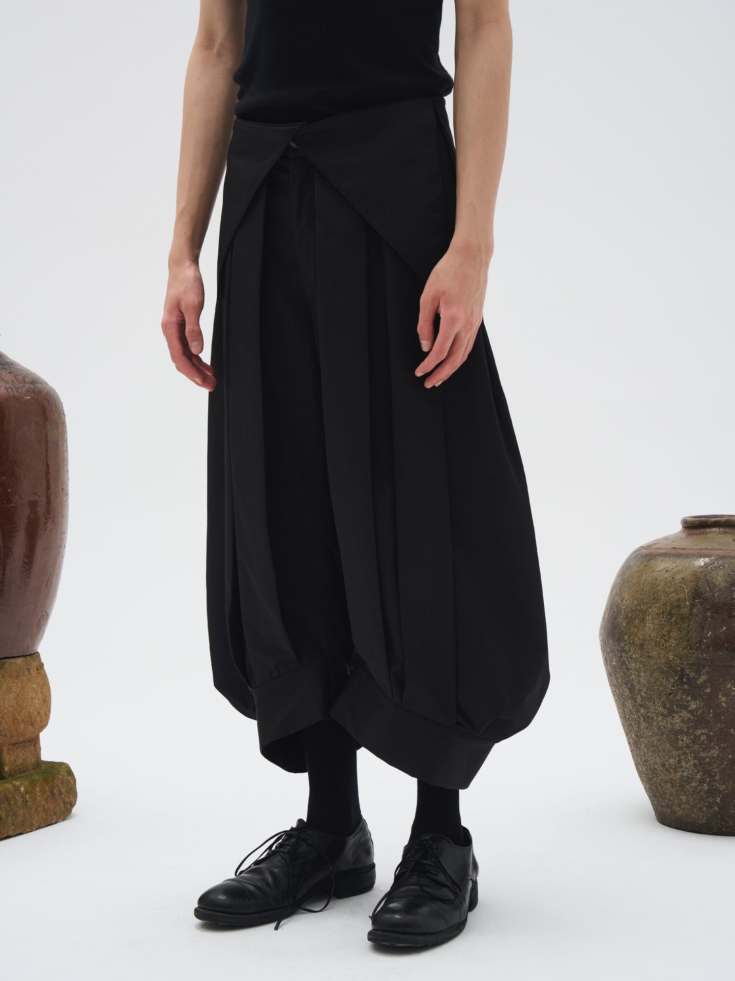 Pleated wide cropped pants