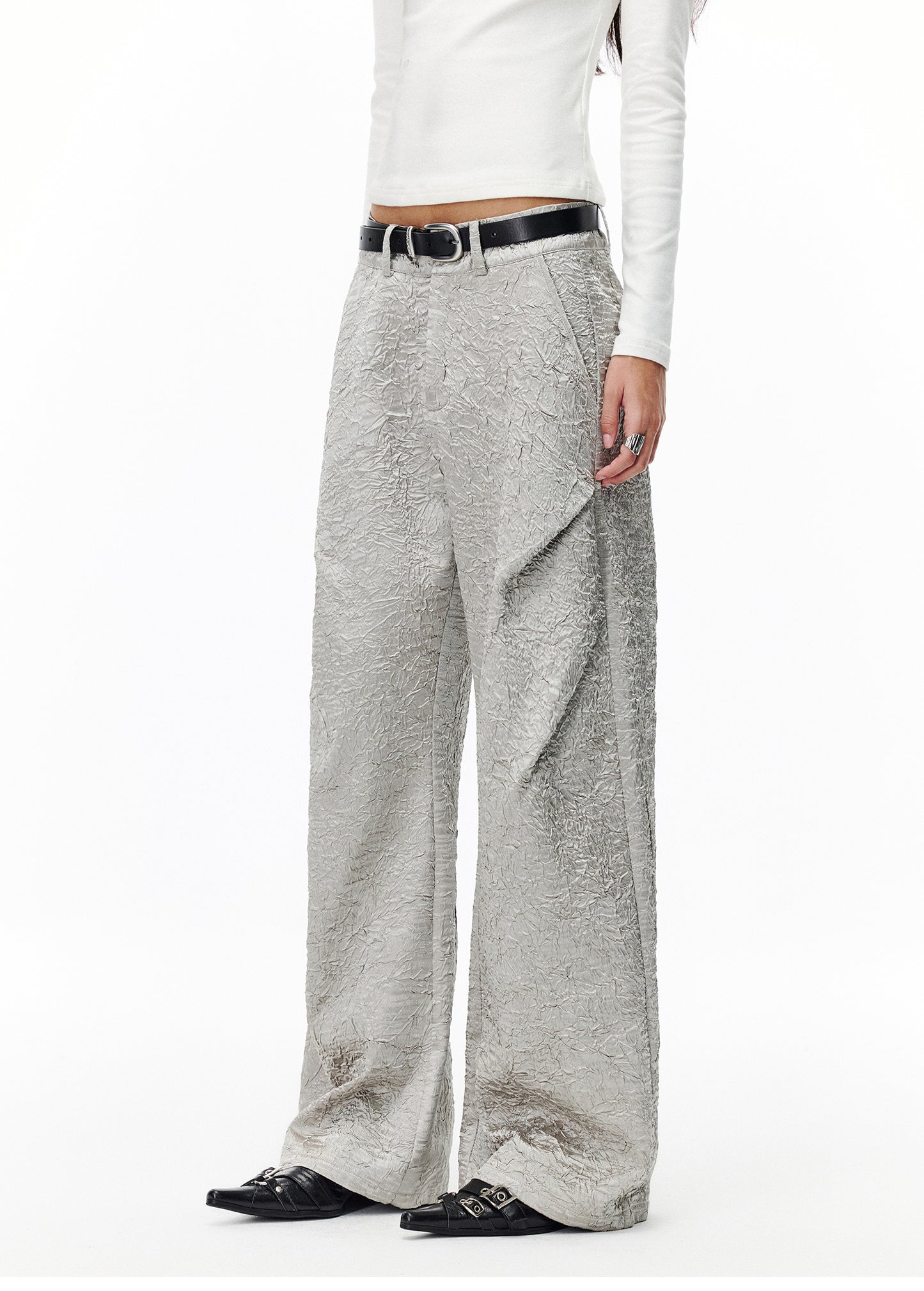 Pleated loose-fitting wide-leg pants