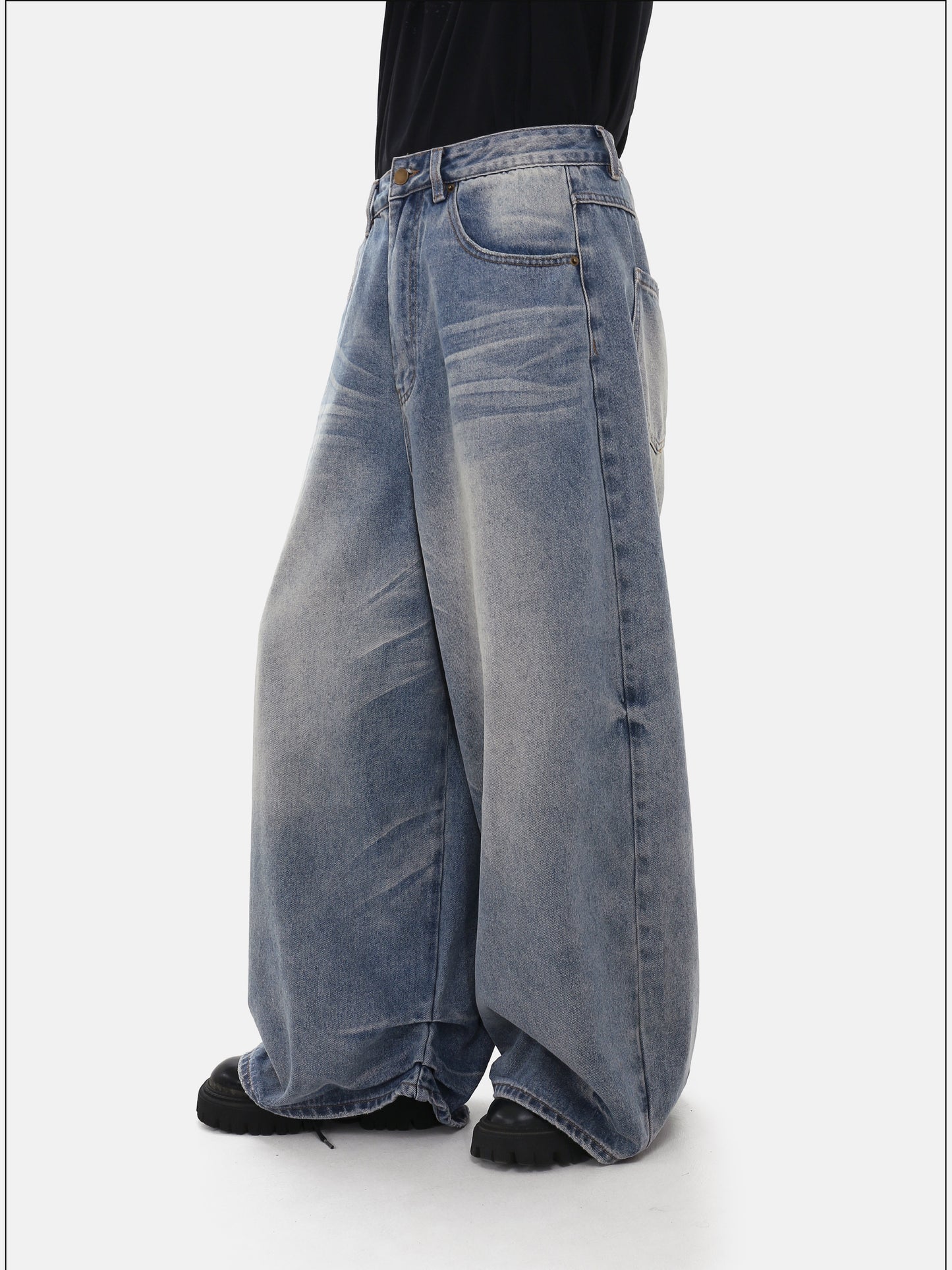 Retro Distressed Jeans