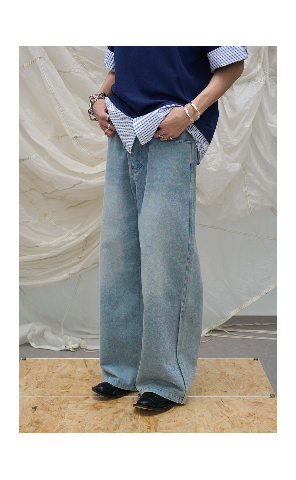 Half-Zip Back Waist Straight Jeans