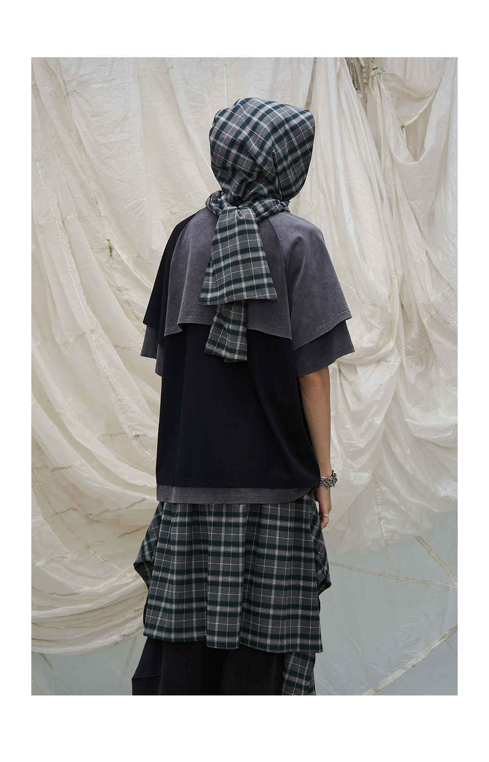 Removable decorative scarf