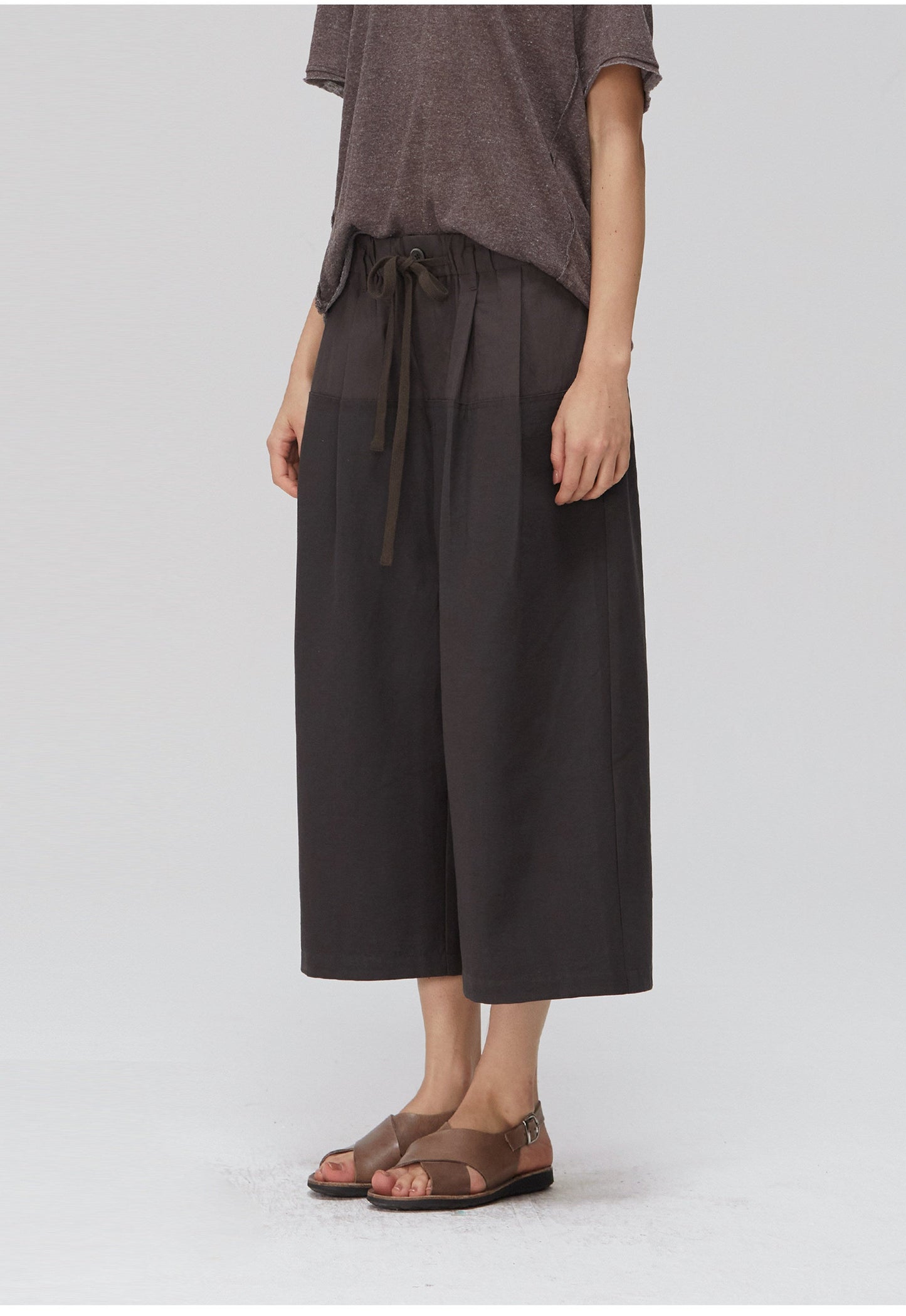 Pleated Loose-Fit Shorts