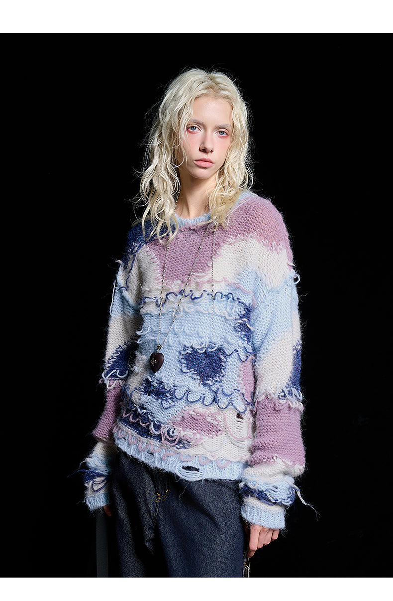 Loose-fitting pullover sweater