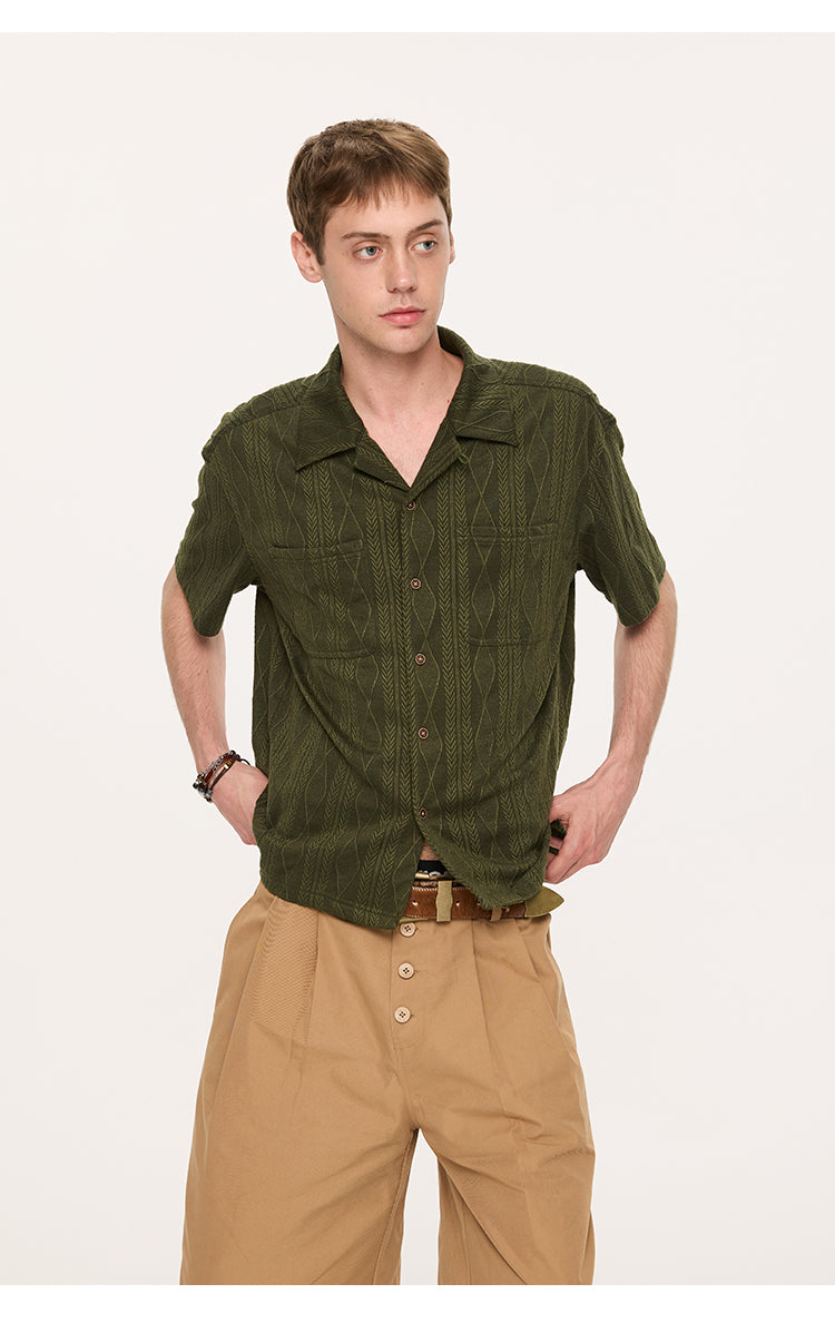 Wooden button lapel shirt