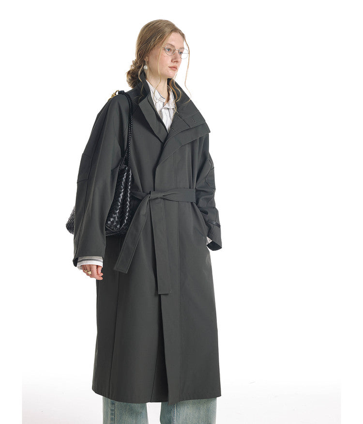 Low-style trench coat