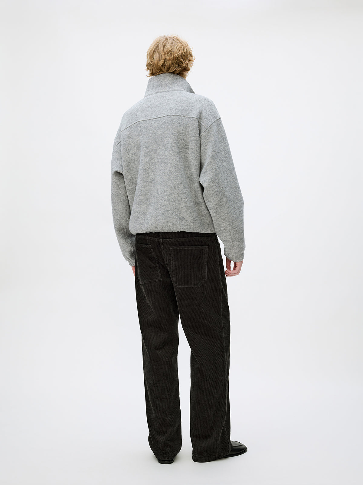 Half-Open Sweatshirt