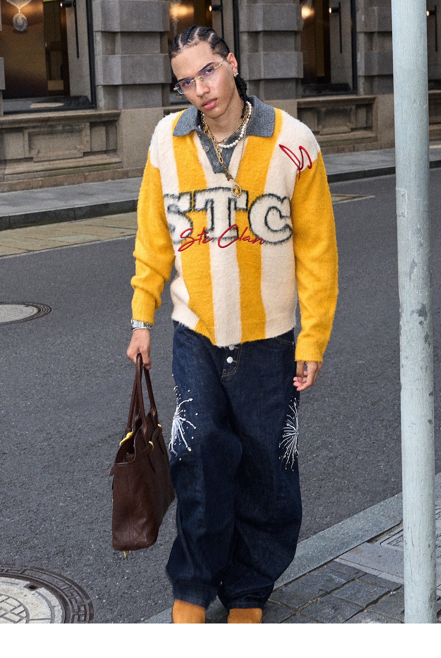 Jacquard embroidery knit