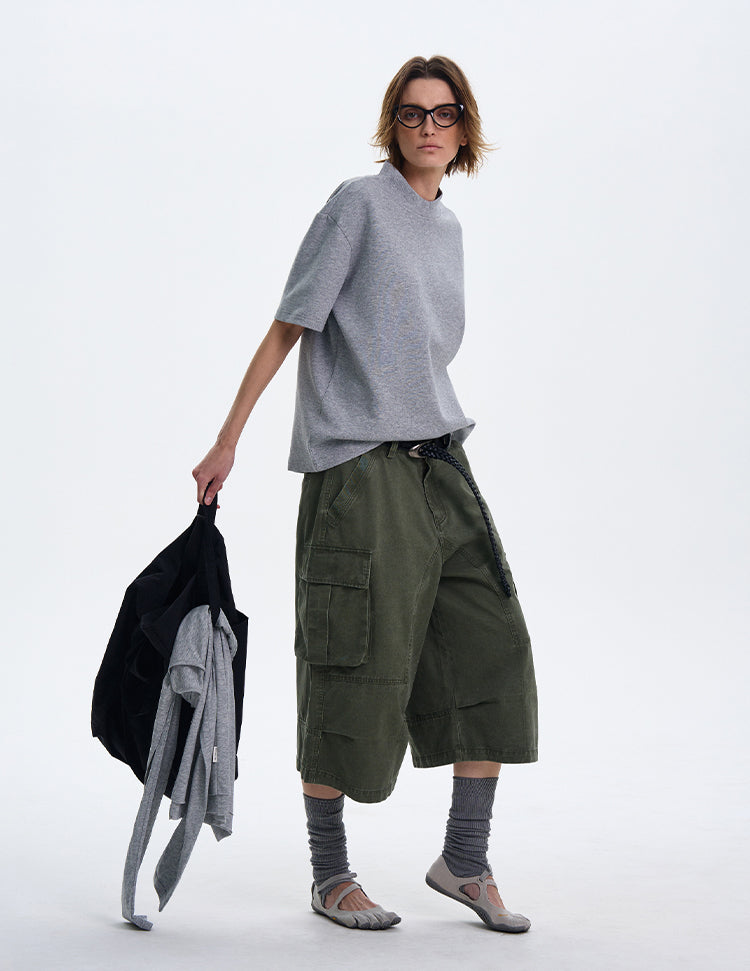 Air layer stand collar T-shirt