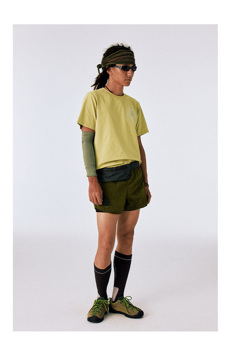 Moisture-wicking, quick-drying T-shirt