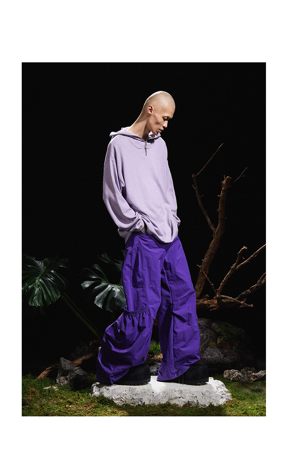 Multi-pocket pleated scimitar nylon pants