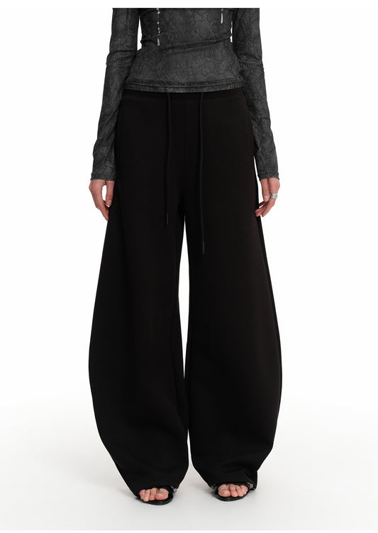 Simple Curved Sweatpants