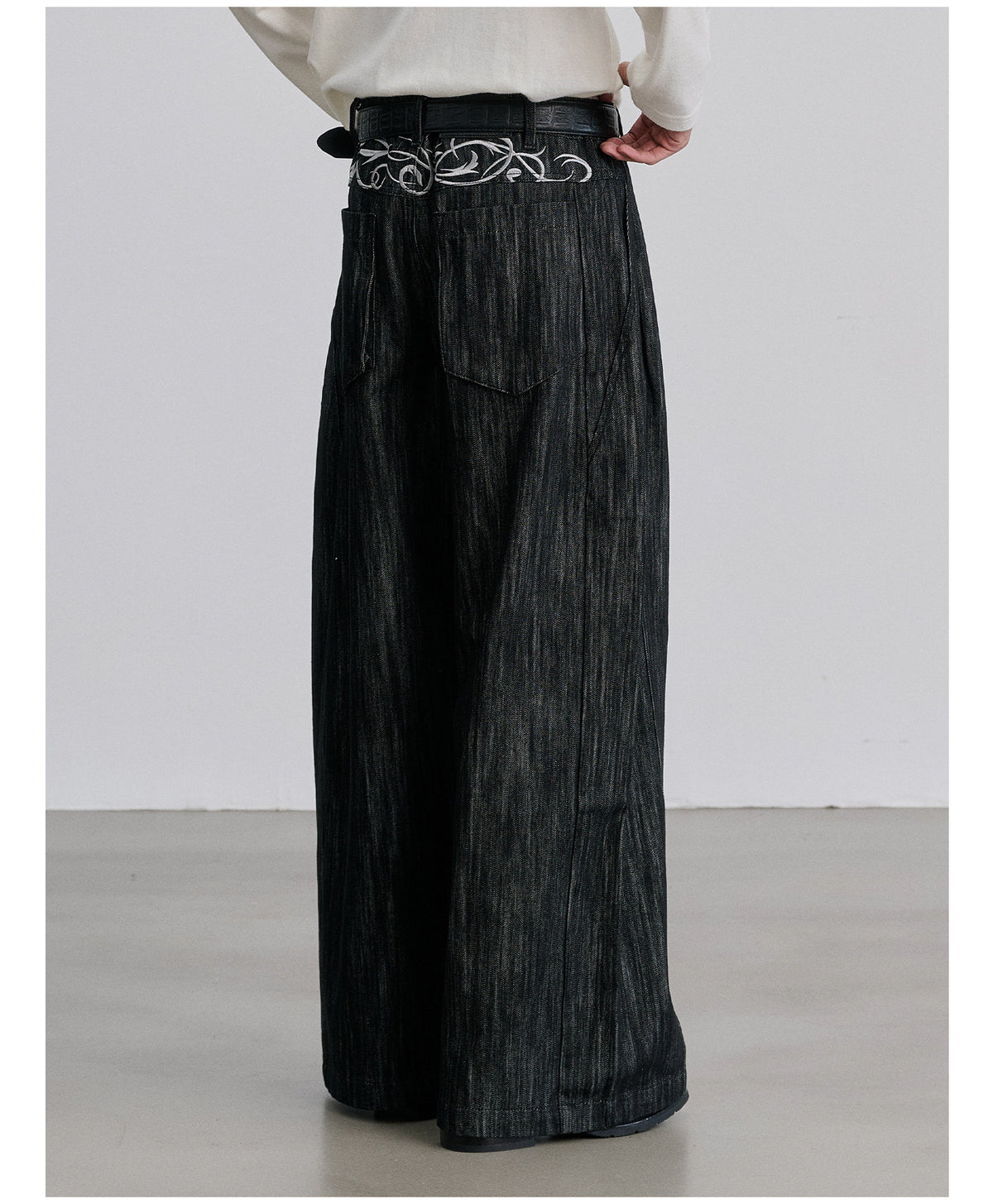 Niche Design Loose-Fit Wide-Leg Jeans