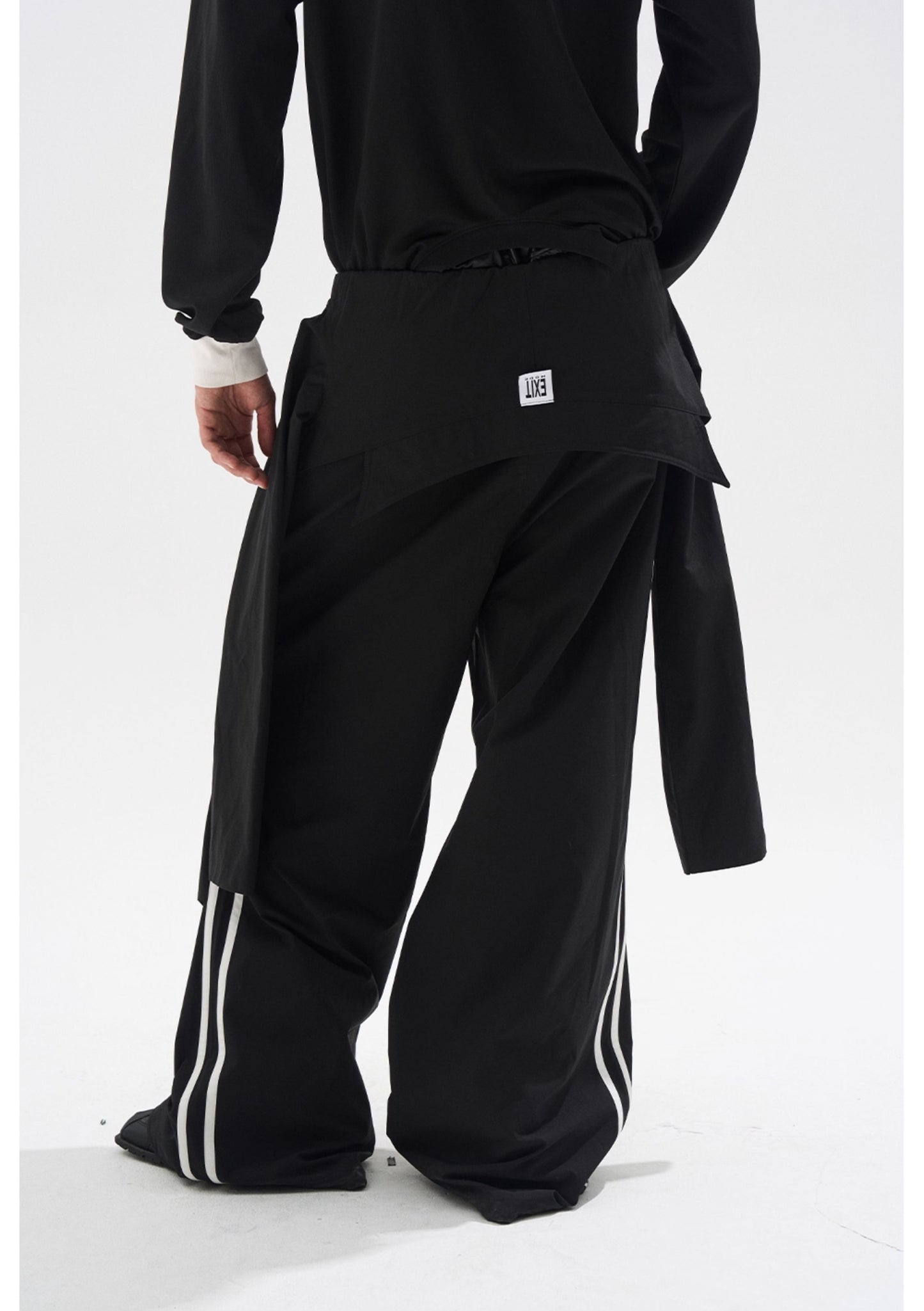 Pleated sweatpants