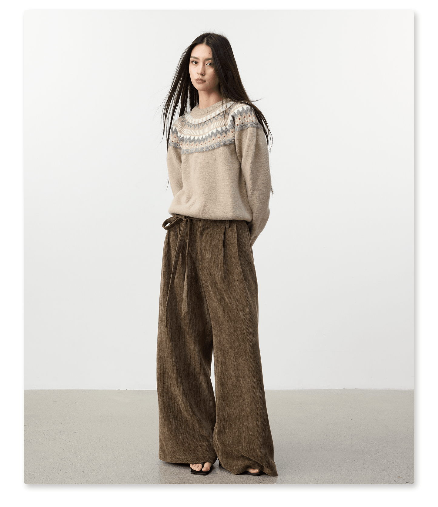 Double-pleated Casual Pants with Belt
