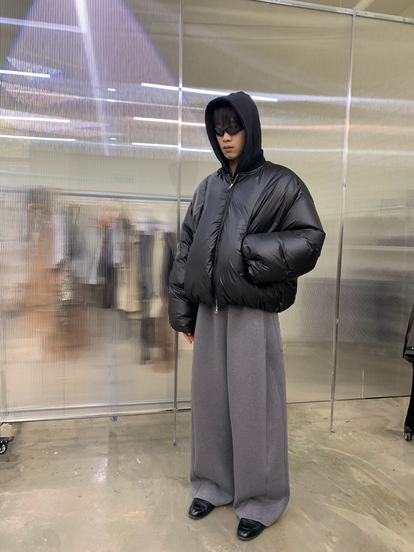 Scimitar cut knit casual pants