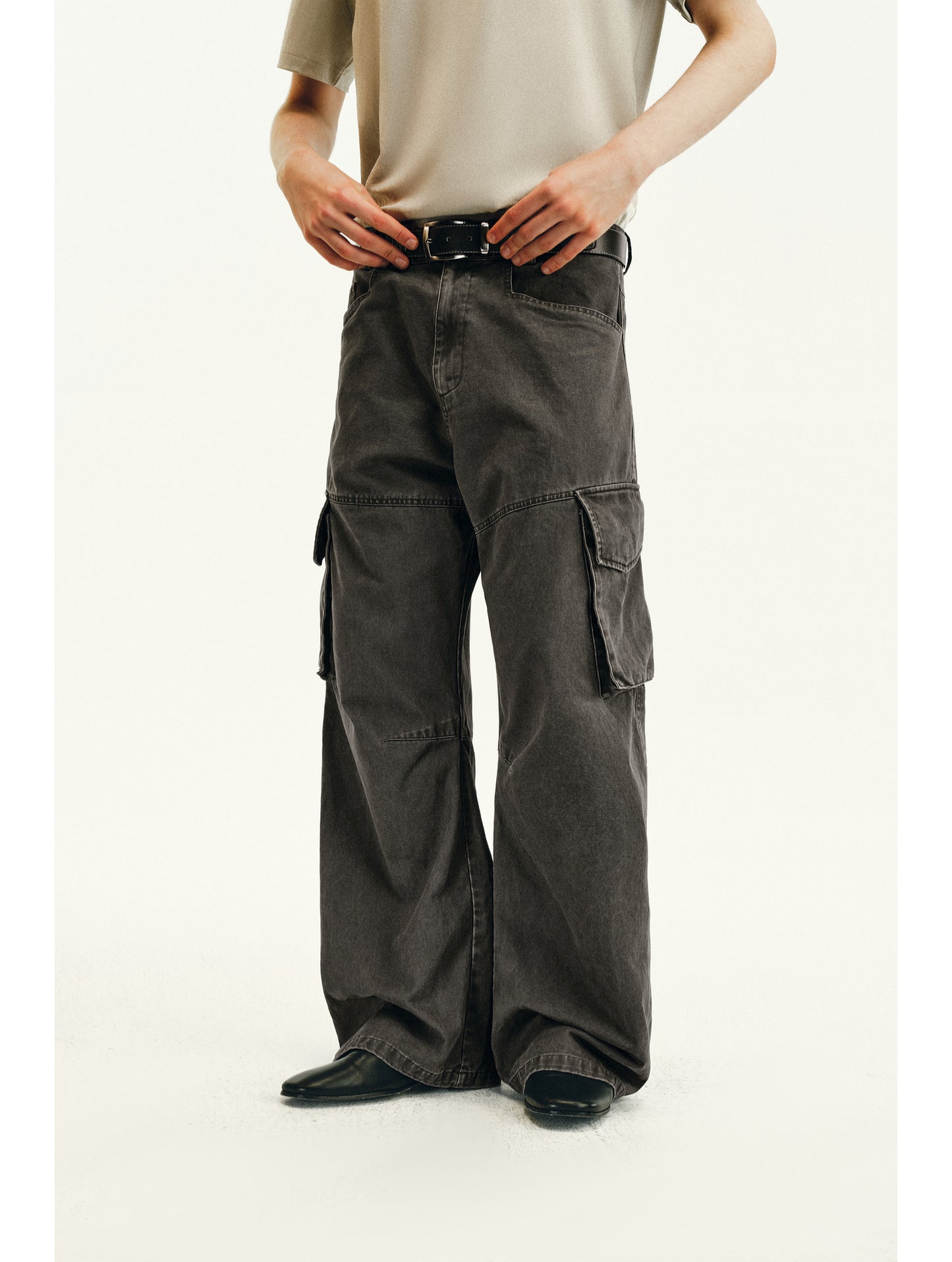 Damage-Washed Casual Pants