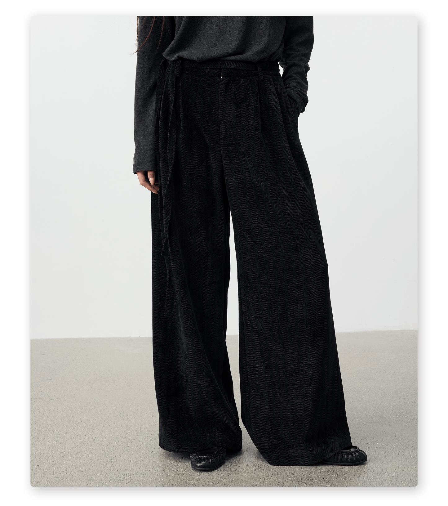 Double-pleated Casual Pants with Belt