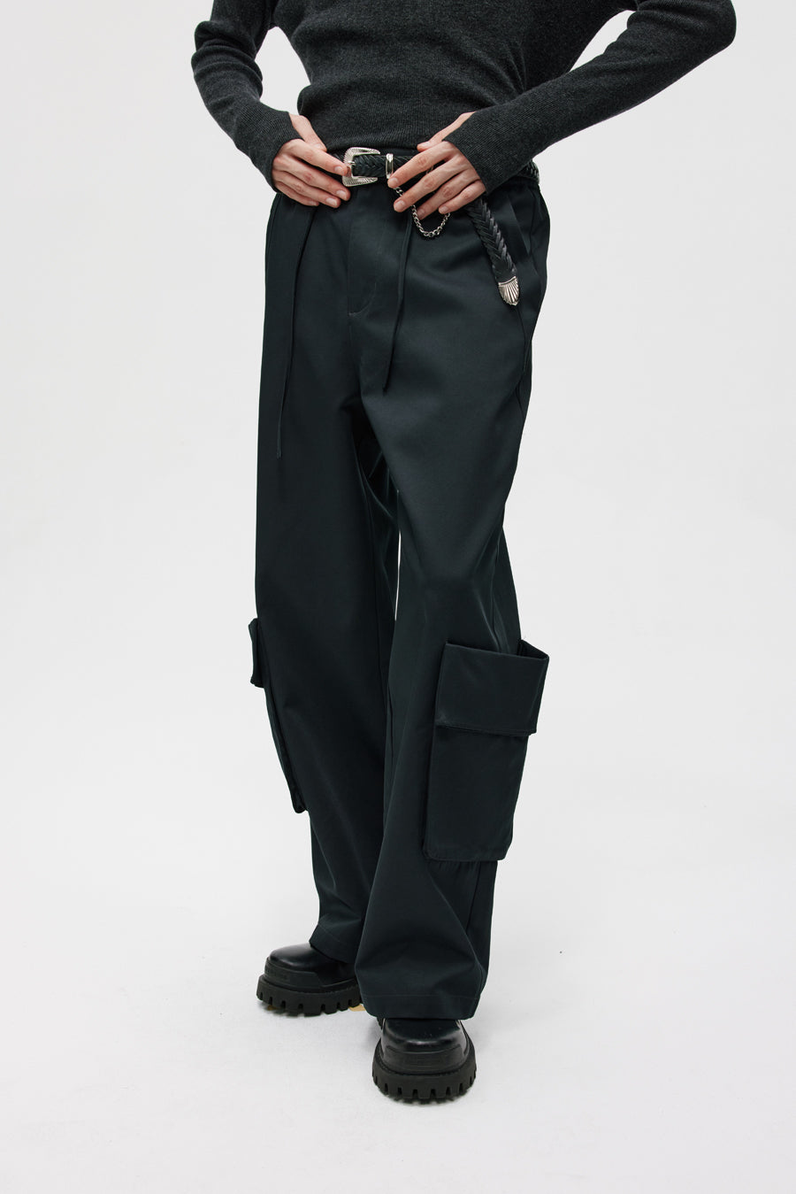 Anti-wrinkle patch pocket work pants