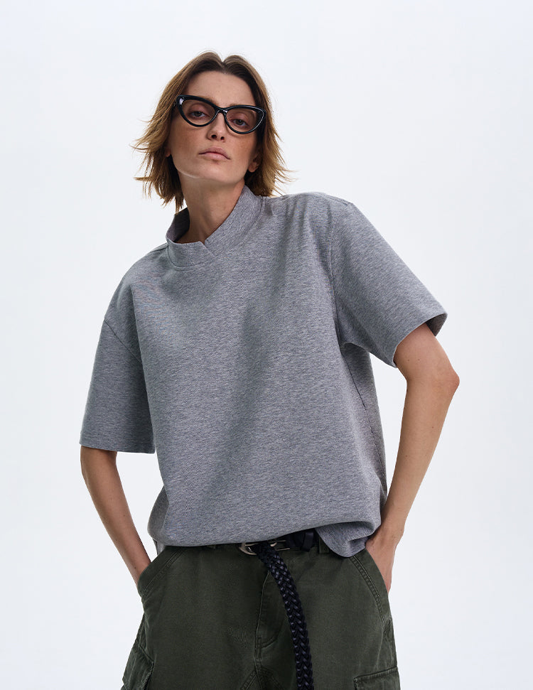 Air layer stand collar T-shirt