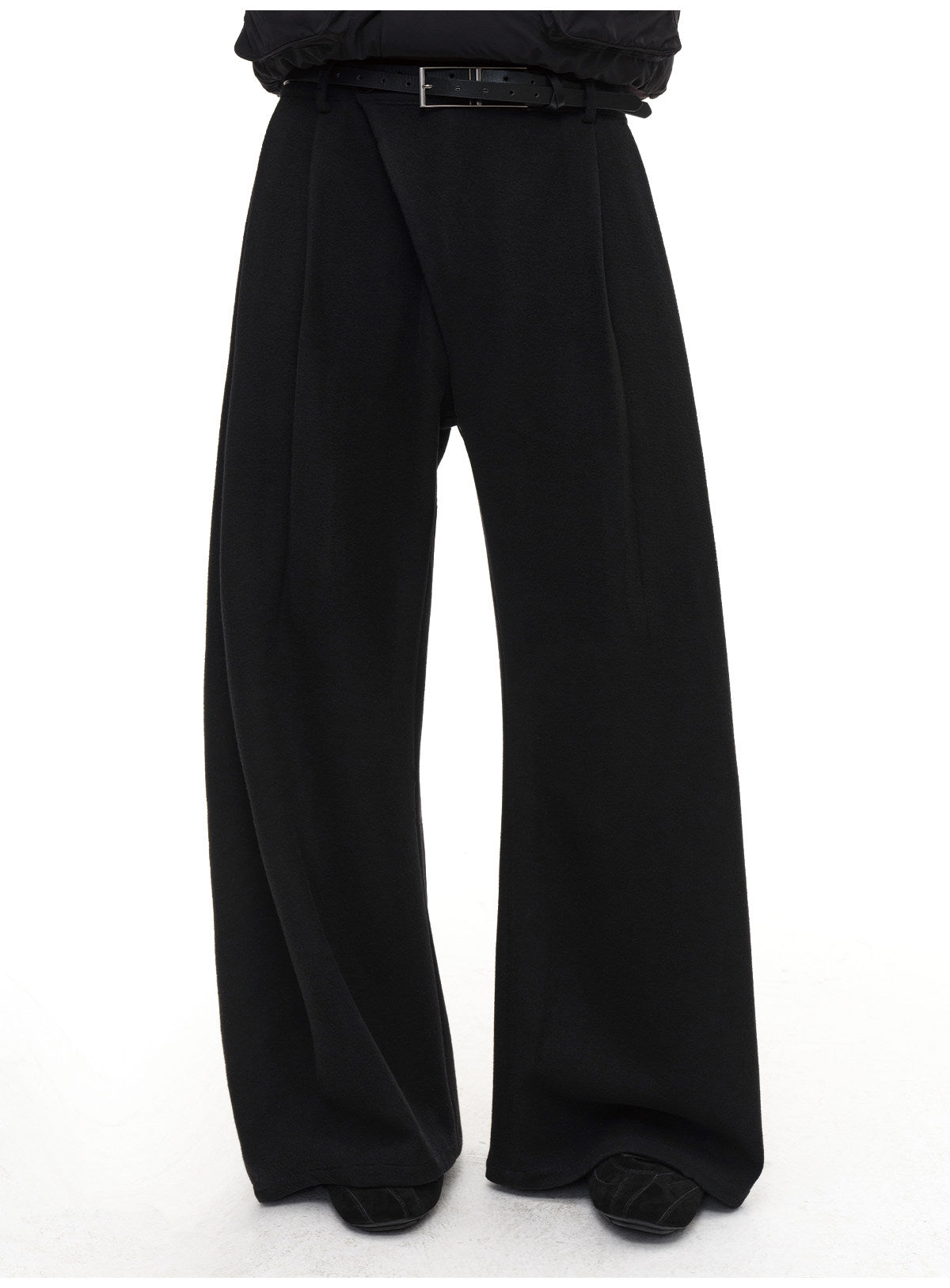 Diagonal-front pleated wool pants