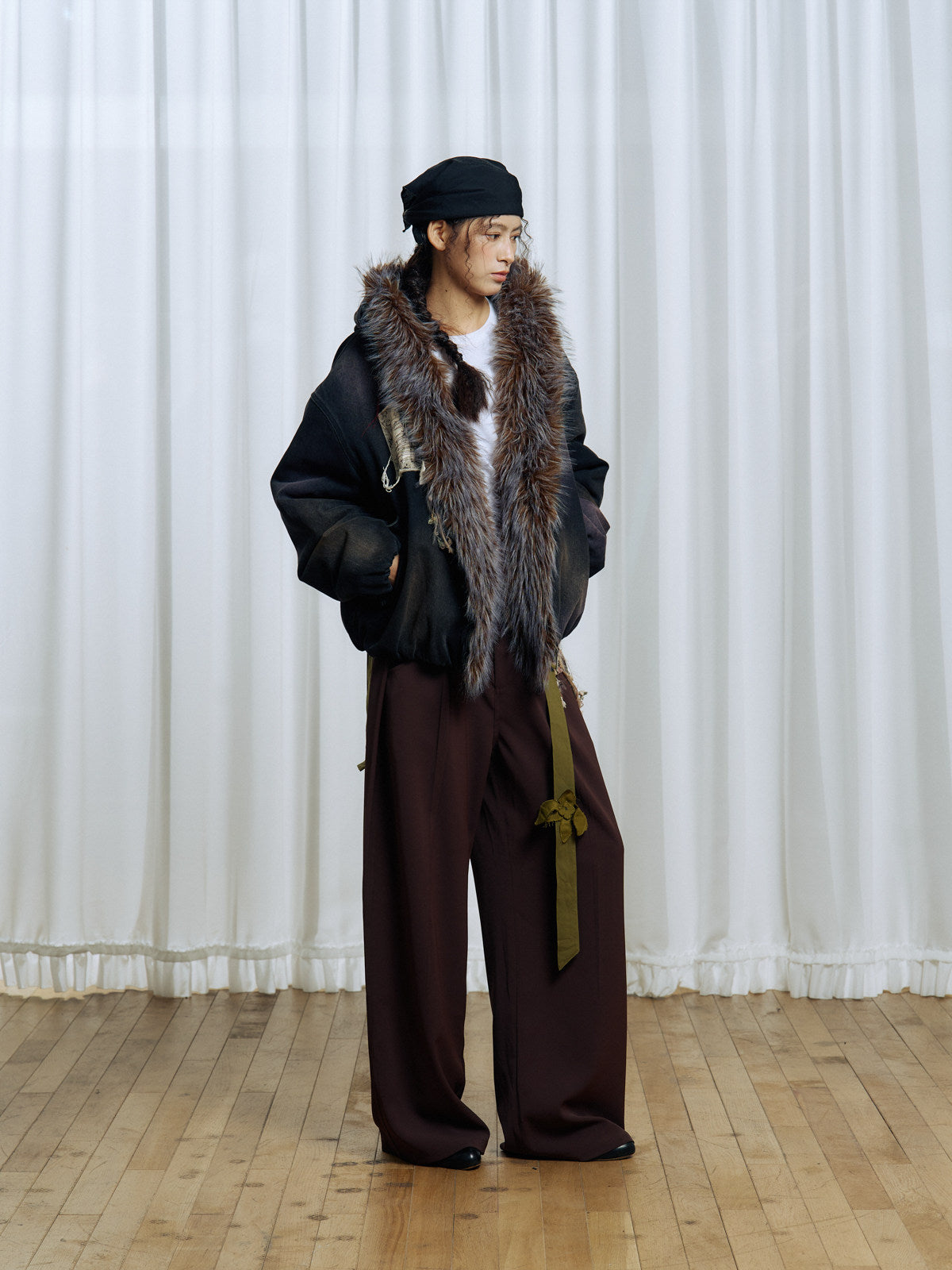 Detachable faux fur lining denim jacket
