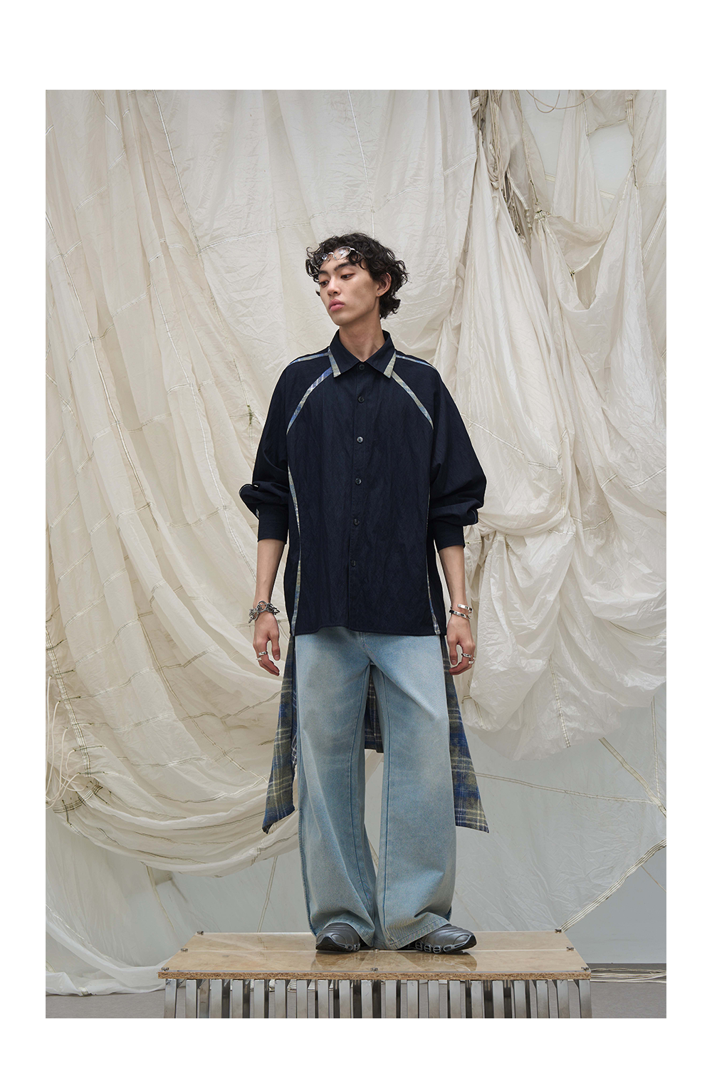 Half-Zip Back Waist Straight Jeans