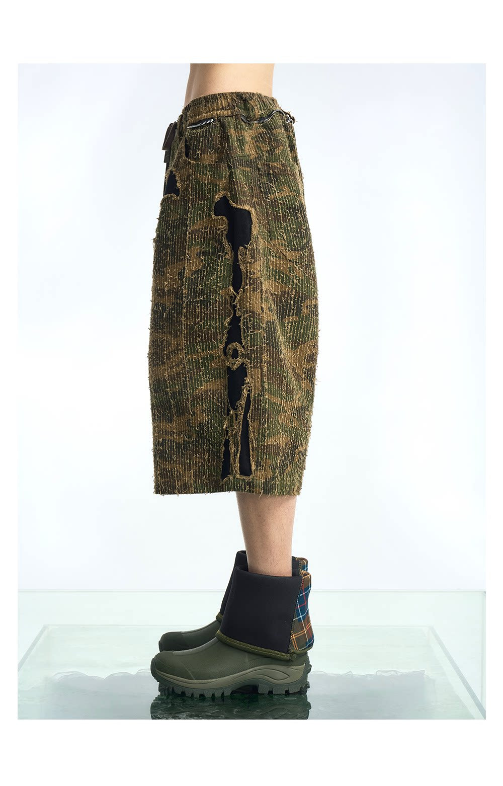 Patch Embroidery Camo Shorts