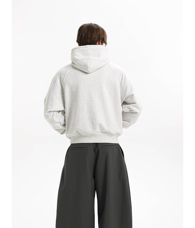 Clean fit short wide sweatshirt