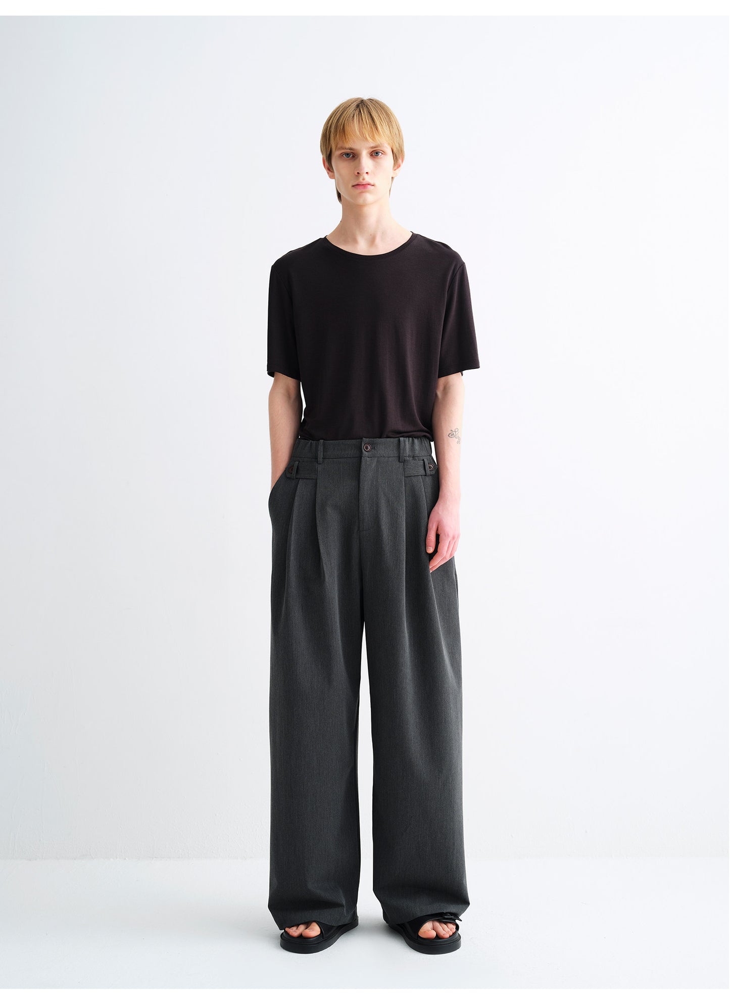 Casual Pants with Double-Pleated Waist Loop Design