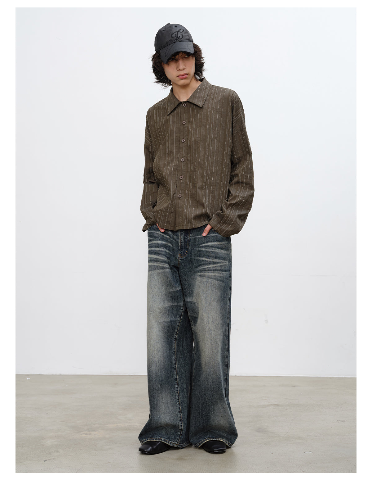 Distressed Washed Jeans