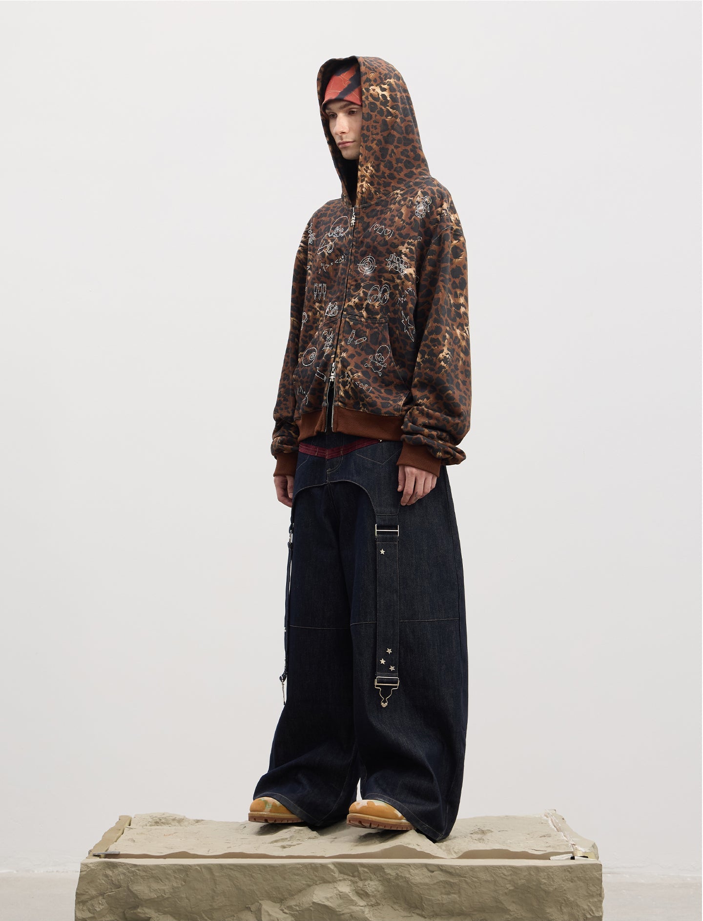 Deconstruction Design Jeans