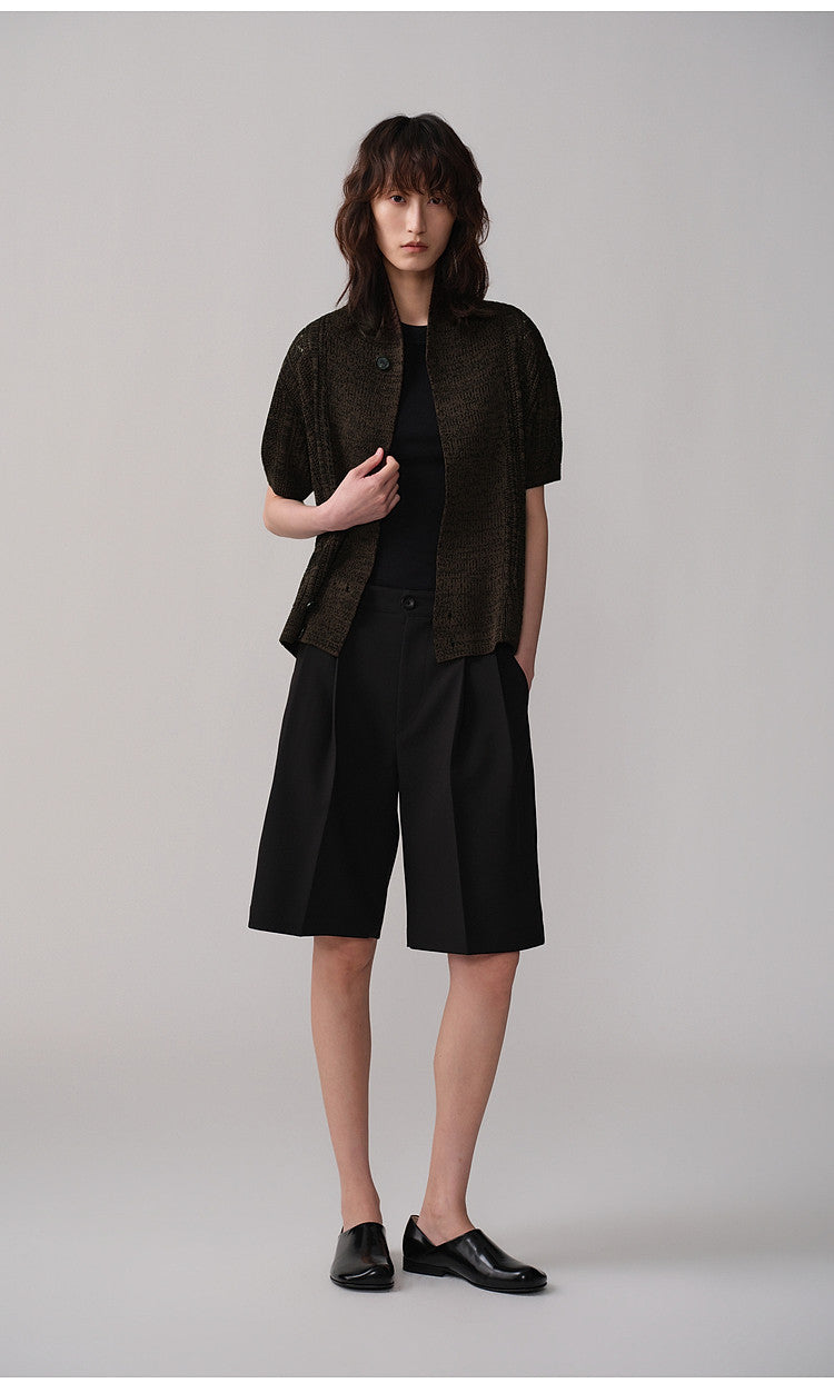 Double-Pleated Loose-Fit Shorts