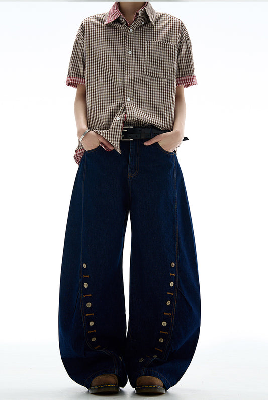 Button-down design scimitar jeans