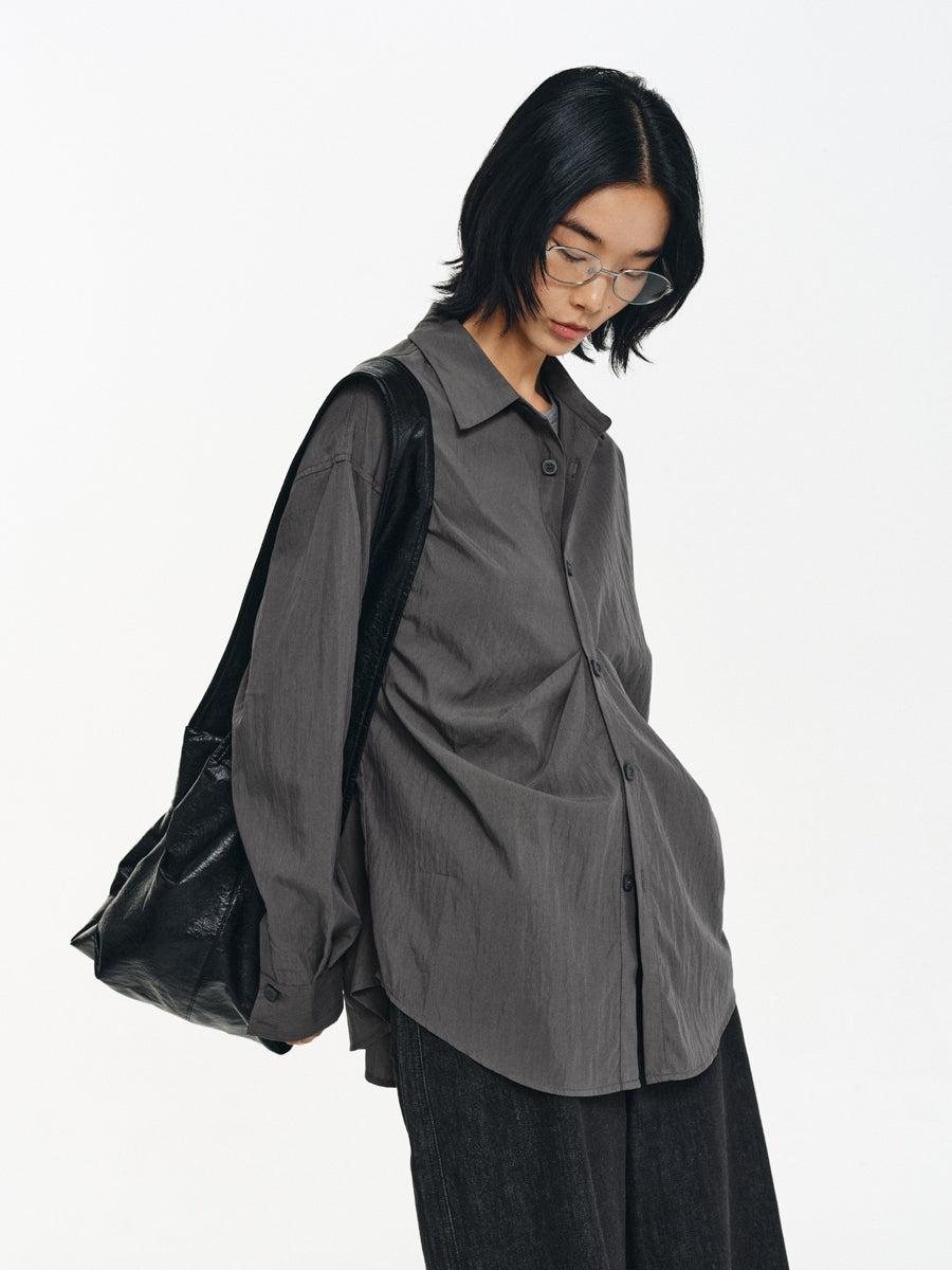 Smooth feel pleated shirt