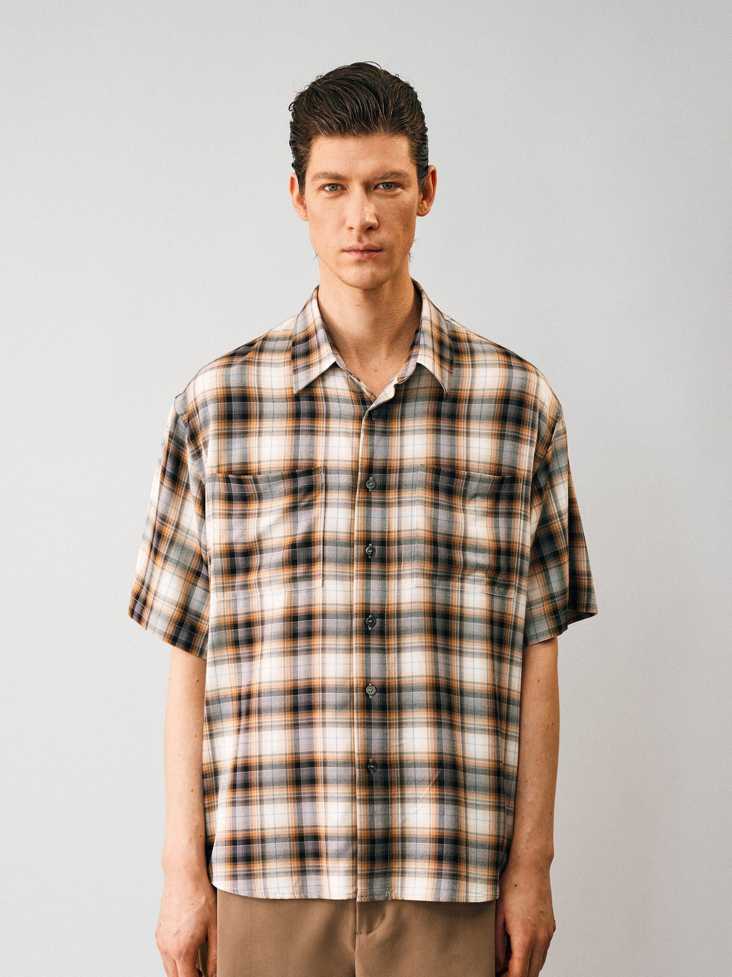 Gradient Check Double-Pocket Shirt