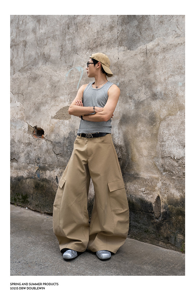 Casual pants with large pockets