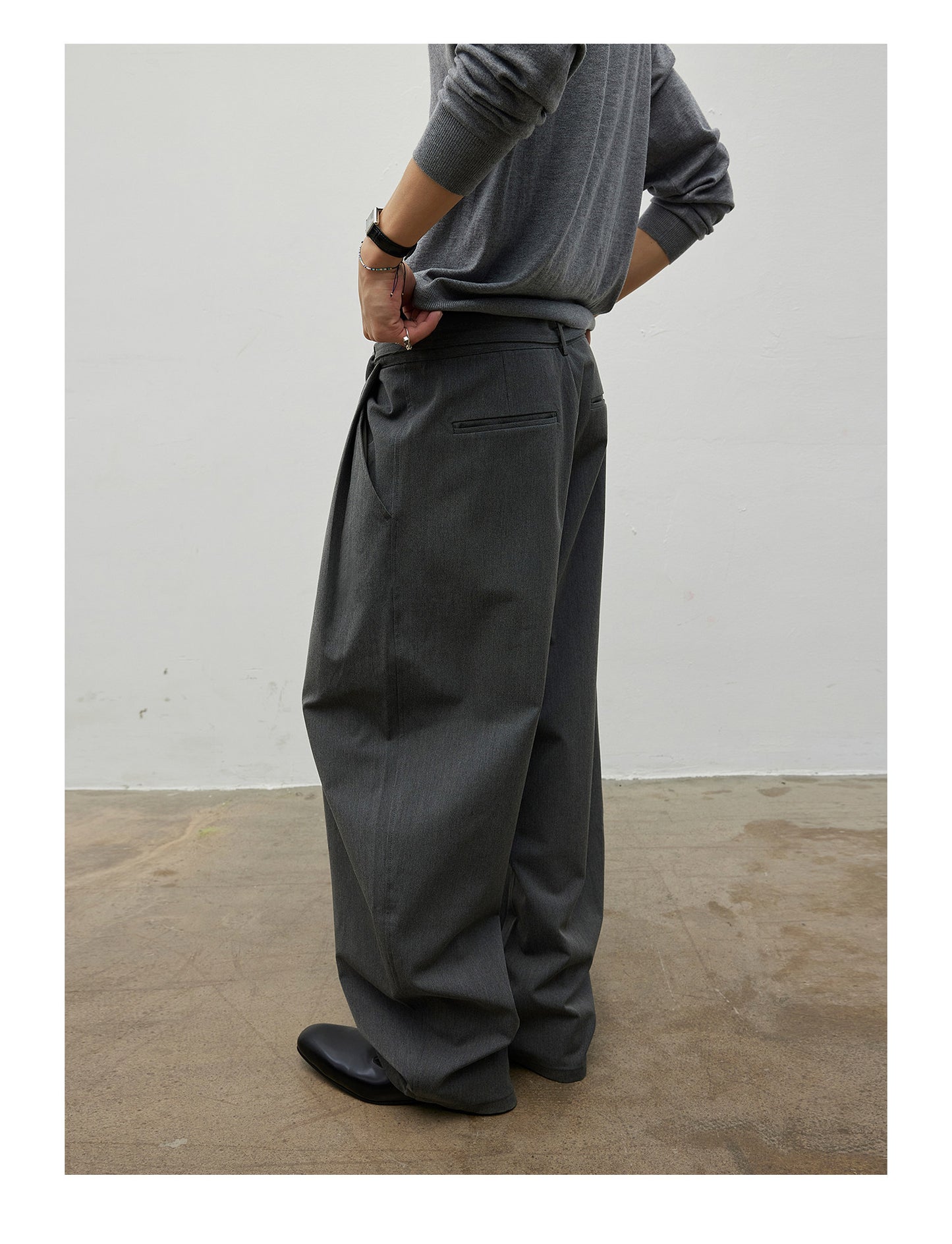 Double-pleated Casual Pants with Belt