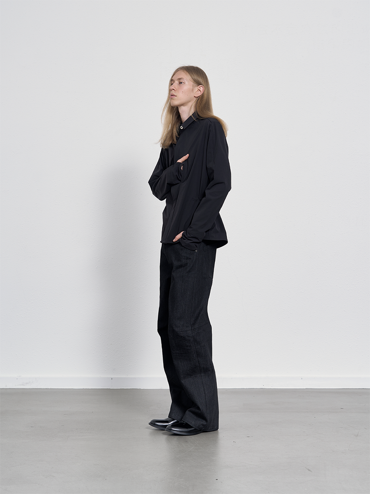 Water-repellent shirt with removable hood