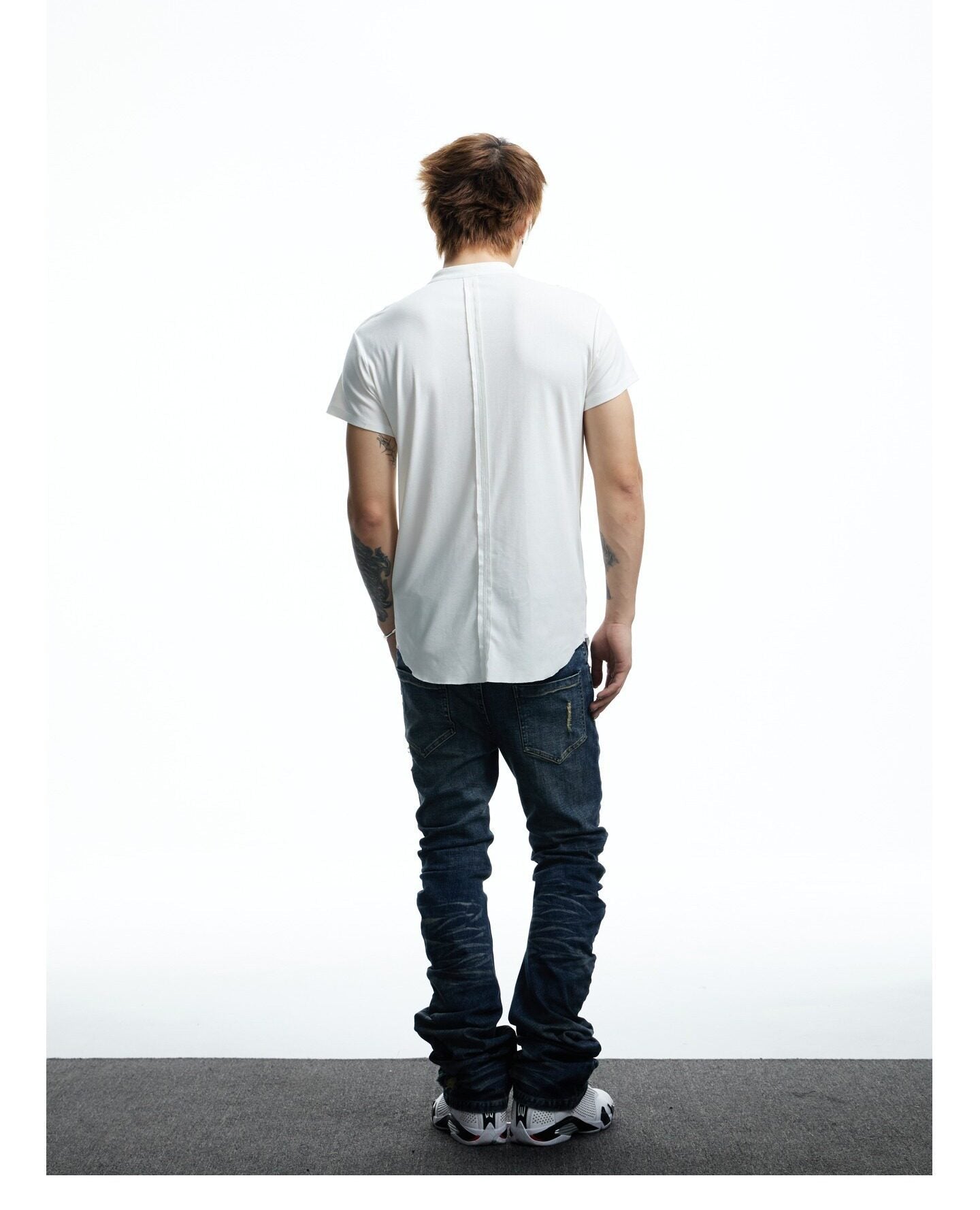 Retro-Style Henley Neck T-Shirt　