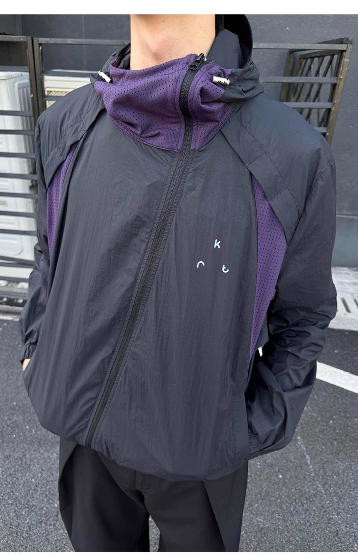 Breathable straight shoulder jacket