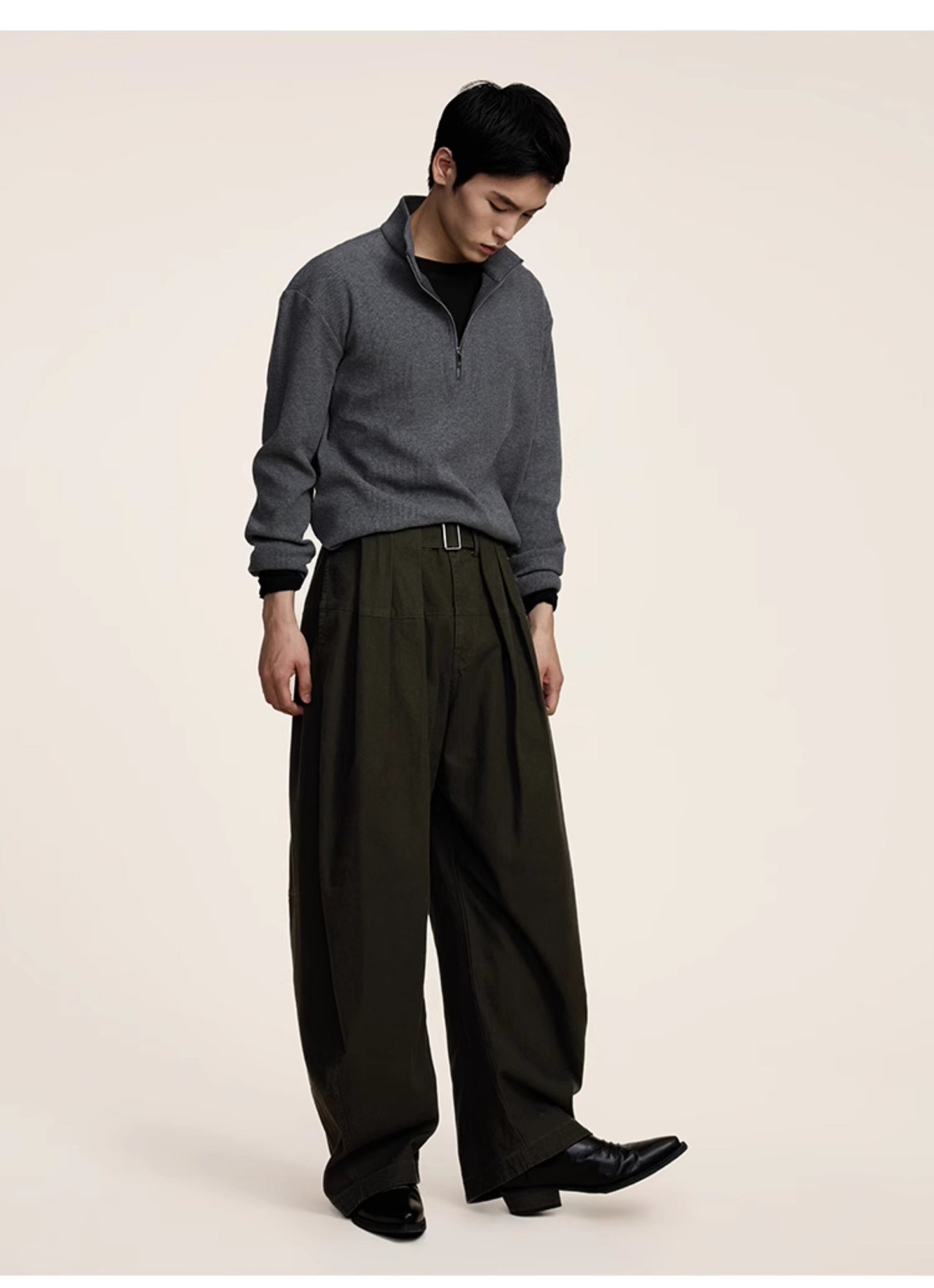 Three-dimensional scimitar silhouette casual pants