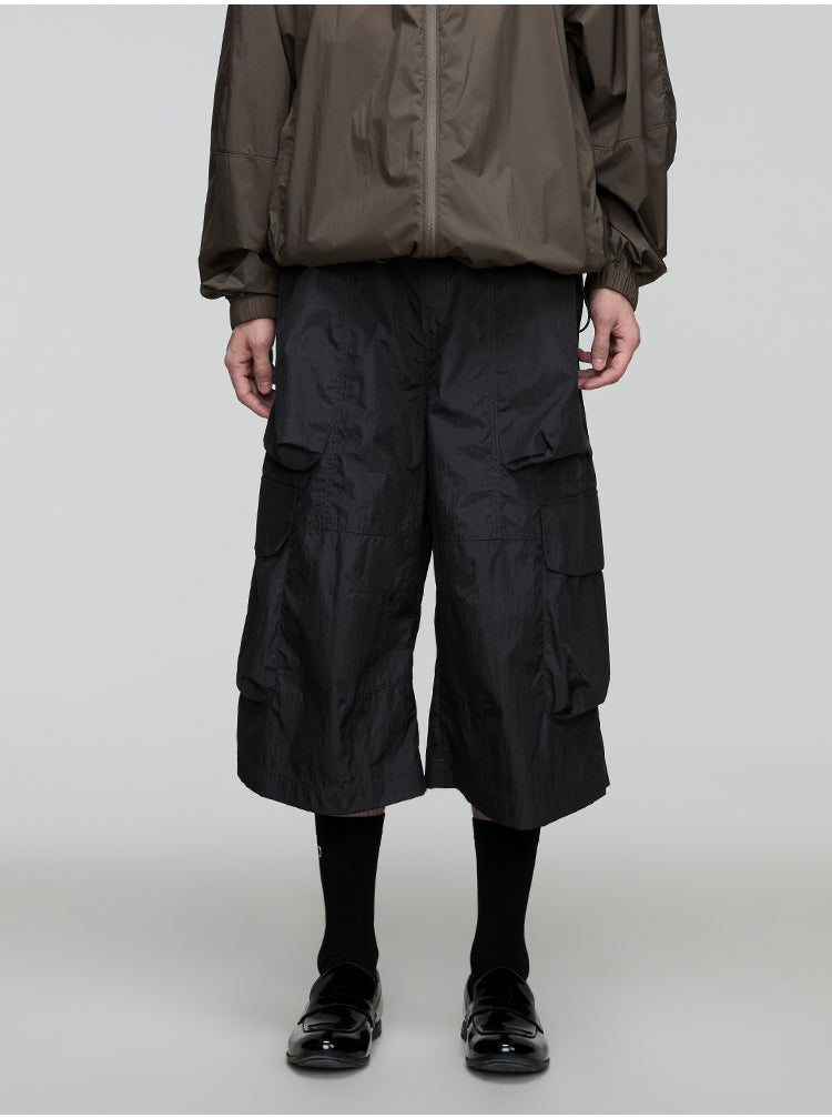 Cropped pants with adjustable waist