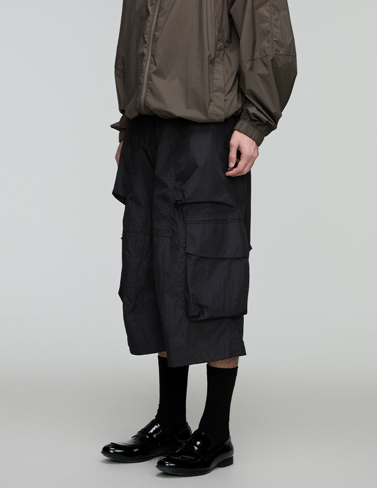 Cropped pants with adjustable waist