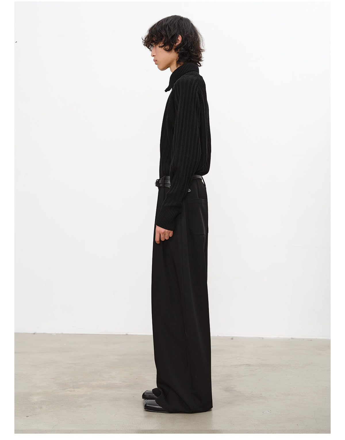 Mid-Rise Pleated Casual Pants