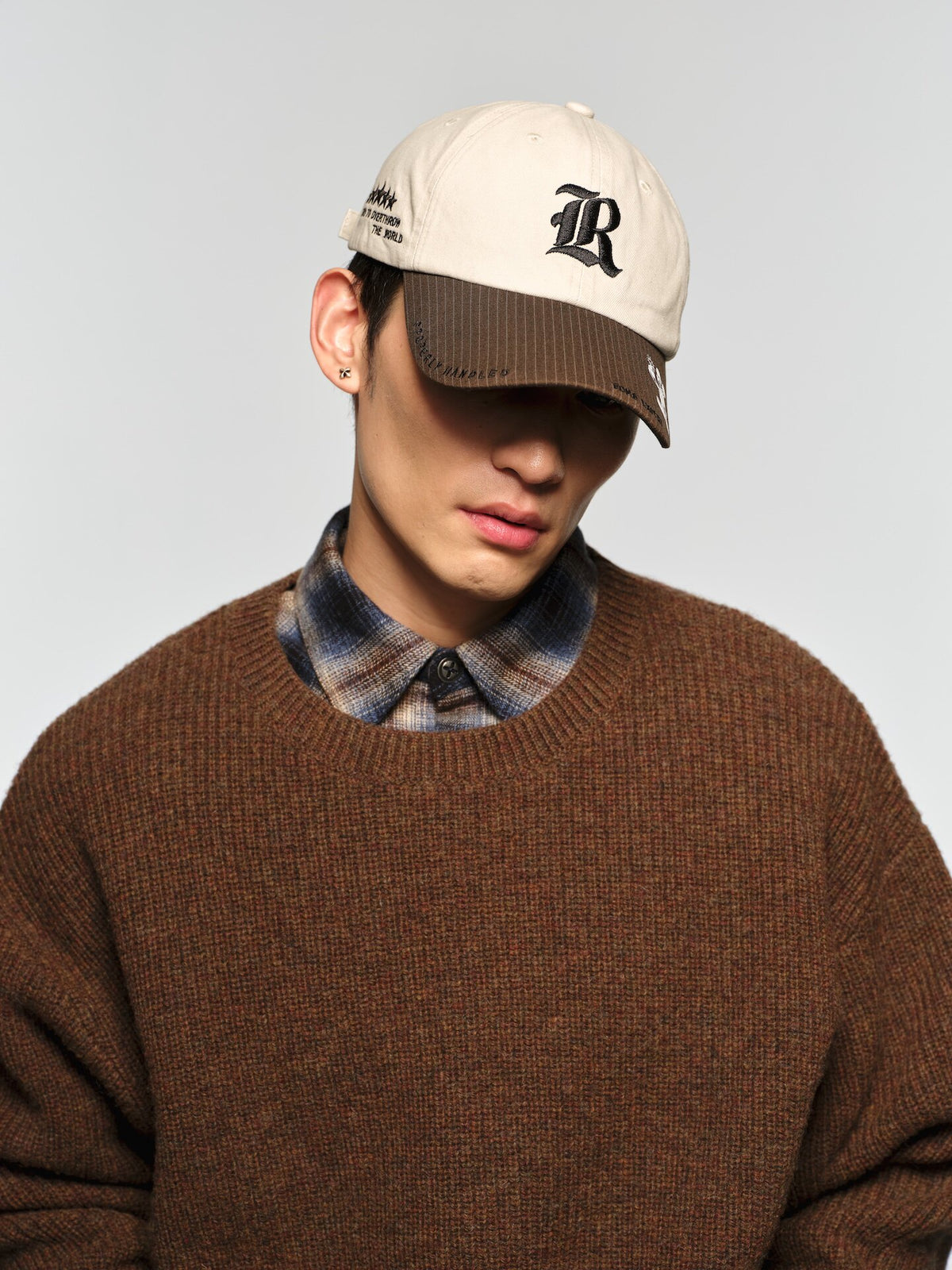 100% Shetland Wool Embroidered Round-Neck Sweater