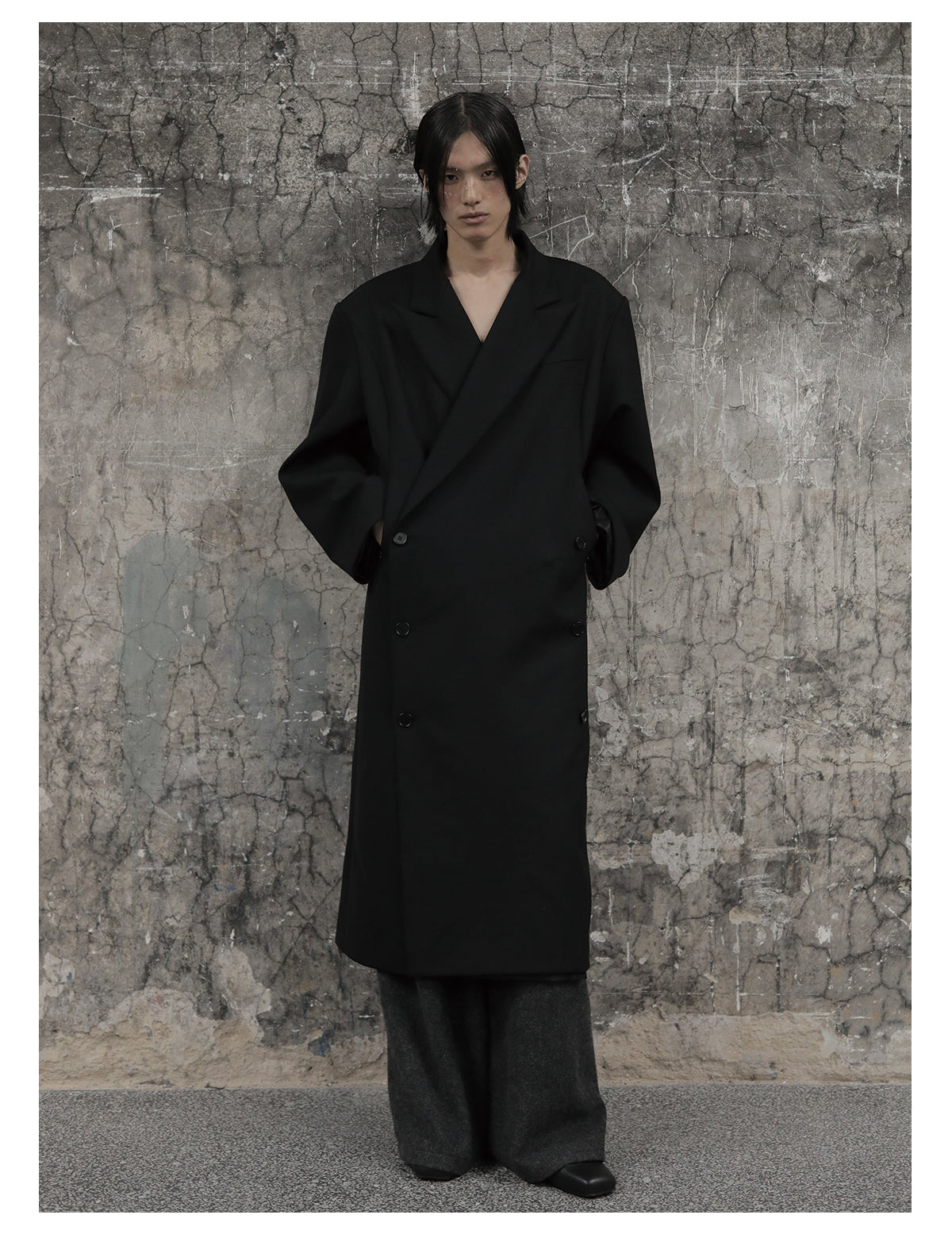 Double-breasted shoulder pad long coat