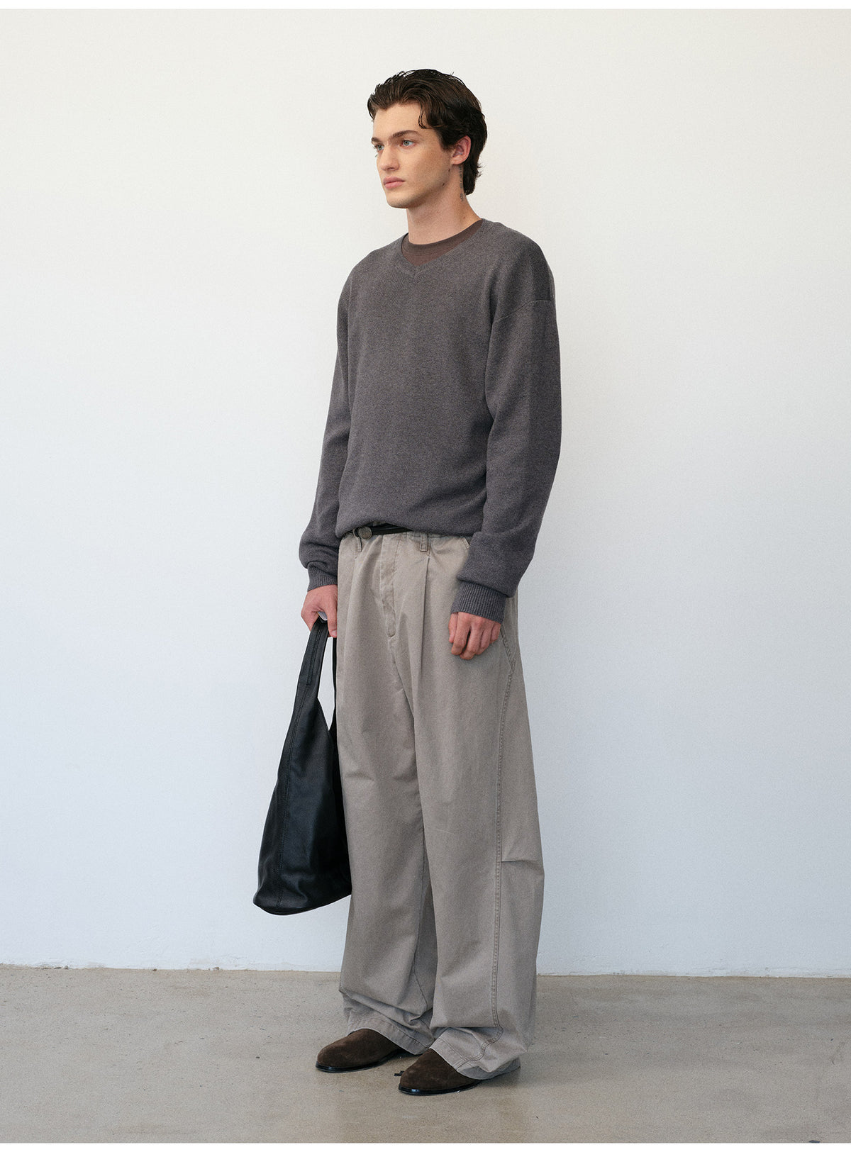 Functional Wool Yarn V-Neck Knit
